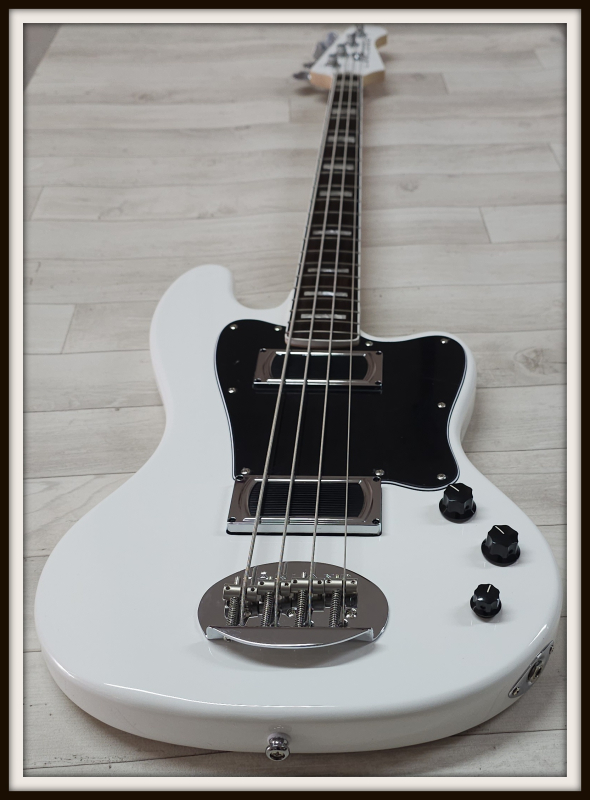 Lakland Skyline Decade, White Gloss