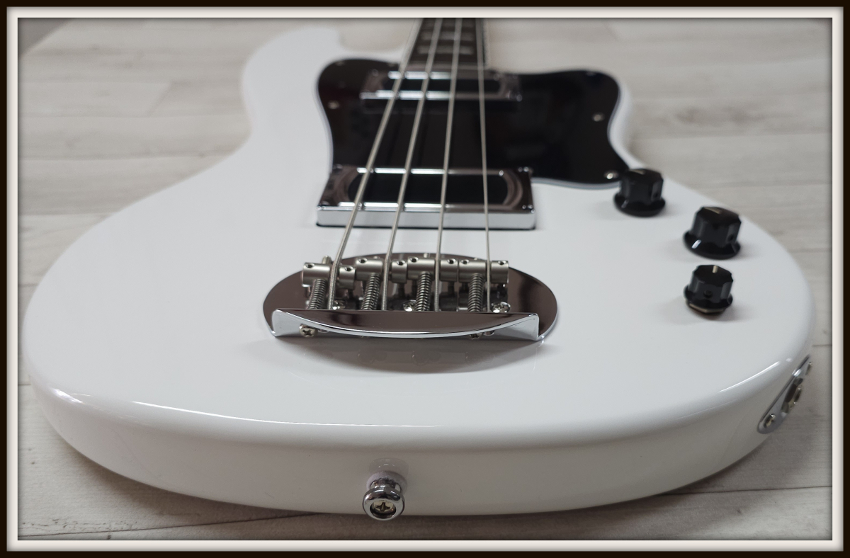 Lakland Skyline Decade, White Gloss