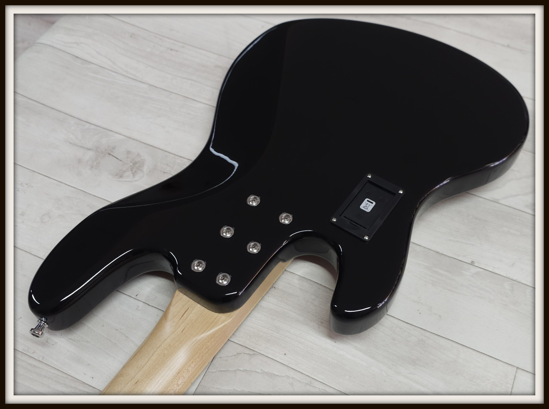 Sandberg California II TT4 Lionel Shortscale Greenline Custom, Highgloss Black