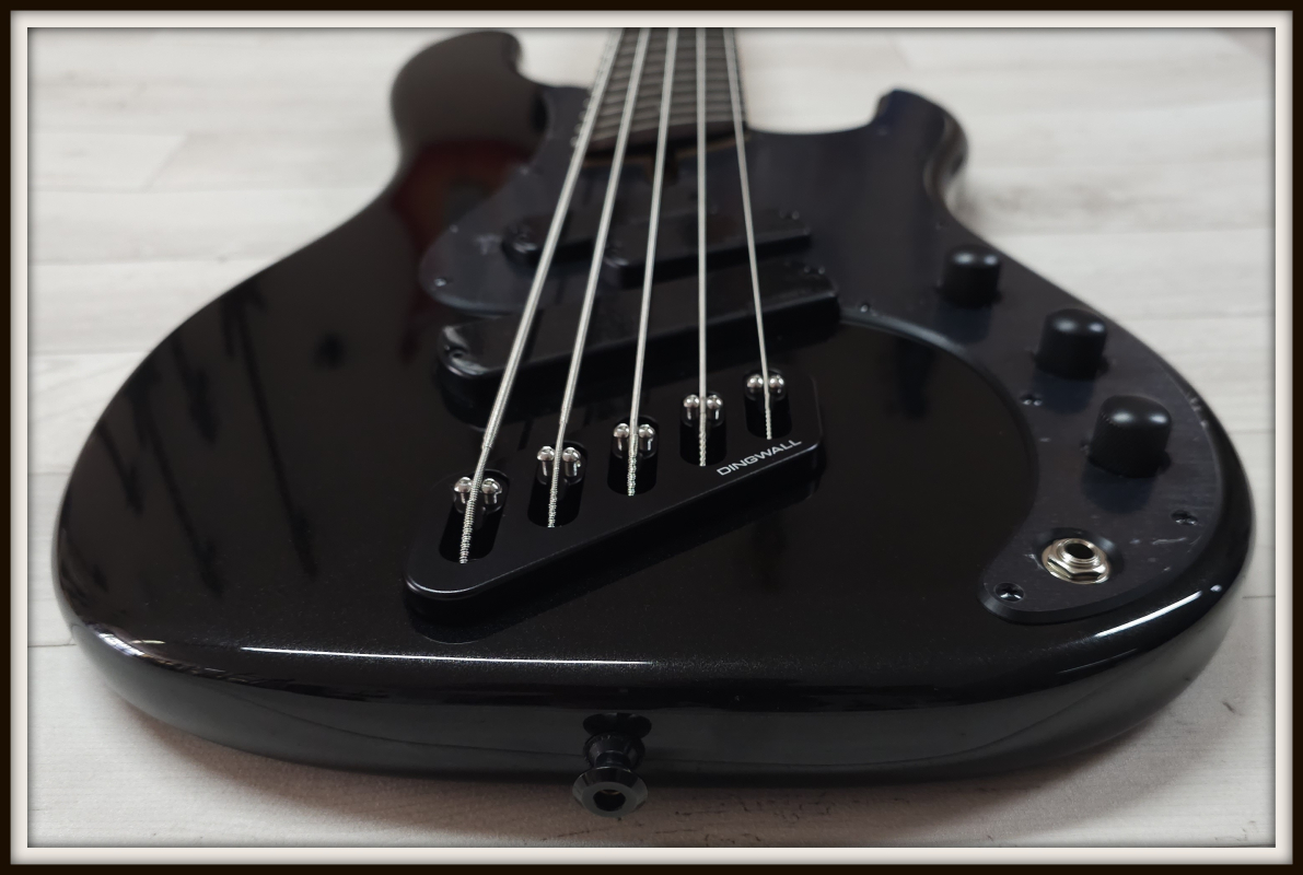 Dingwall SP1 5-String, Black Highgloss