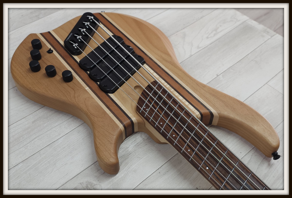 Dingwall AW3 5-String Amos Williams Combustion, Matte Natural, Signature, Limited Edition