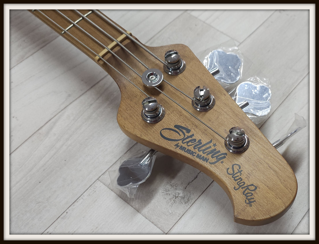 Sterling by Music Man StingRay Ray34 H FM, Neptune Blue