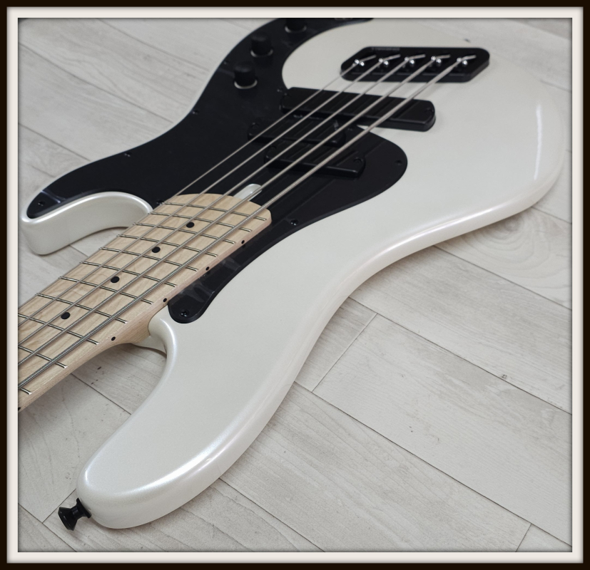 Dingwall SP1 MN 5-String, Ducati White
