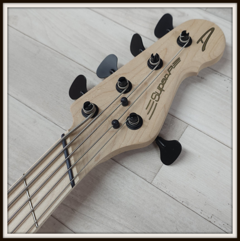 Dingwall SP1 MN 5-String, Ducati White