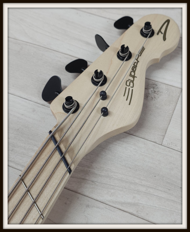 Dingwall SP1 MN 4-String, Ducati White