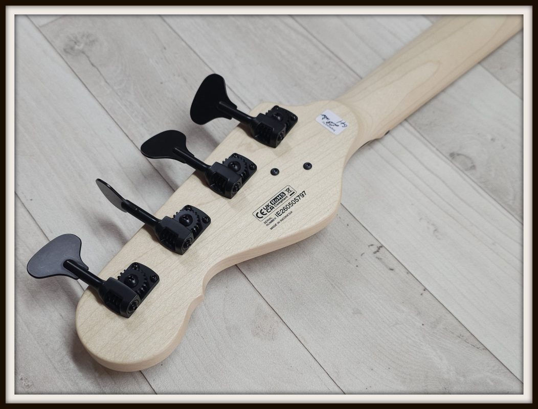 Dingwall SP1 MN 4-String, Ducati White